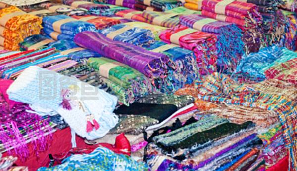 探尋圍巾與織物之美 紡織品的藝術與市場